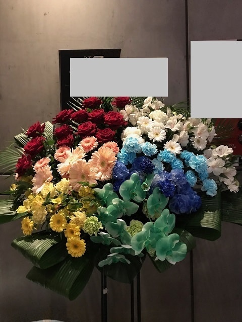 アイドル等のメンバーカラーでご用意のスタンド花 川崎へ指定時間お届け アイドル等のメンバーカラーでご用意のスタンド花 川崎へ指定時間お届け