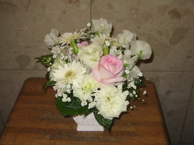 創業70年 枕花 お悔やみのお花 当日配達 川崎 蒲田 鶴見は送料無料 お急ぎ便 創業70年川崎の花屋 当日配達 塚原生花店 最高級の専門店のお花 花束 花の宅配 花の通販 創業70年 枕花 お悔やみのお花 当日配達 川崎 蒲田 鶴見は送料無料 お急ぎ便 創業70年川崎の花屋 当日配達 塚原生花店 最高級の専門店のお花 花束 花の宅配 花の通販